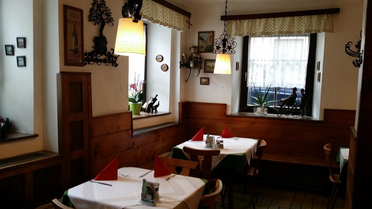 Gasthof Zum Gruenen Baum Mautern an der Donau Kültér fotó